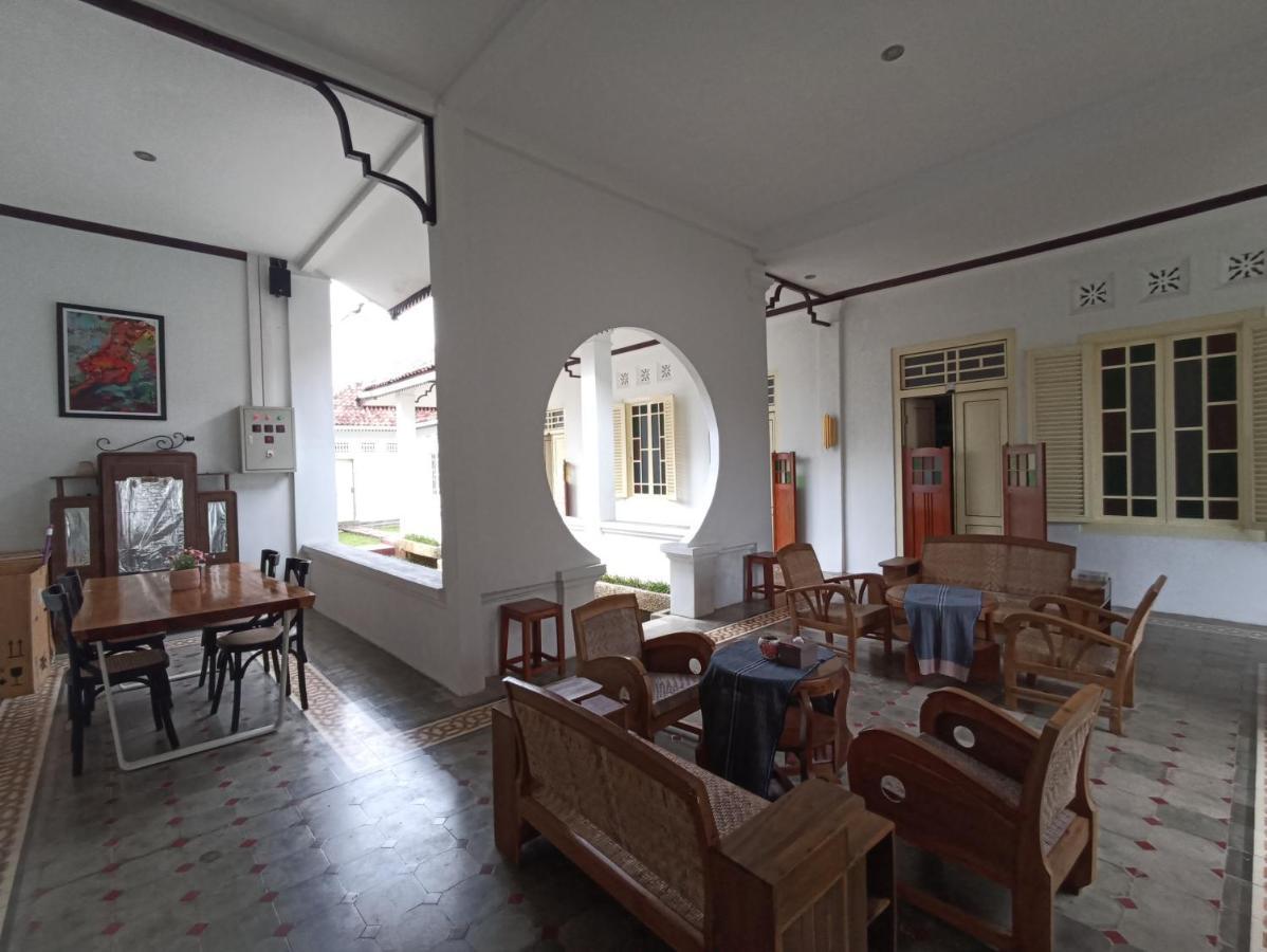 Mruyung Guest House Kota Lama Banyumas Mitra Reddoorz Eksteriør bilde