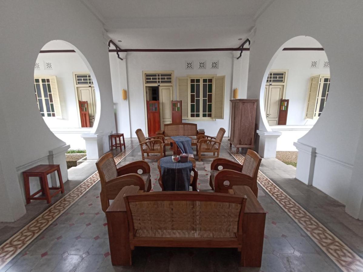 Mruyung Guest House Kota Lama Banyumas Mitra Reddoorz Eksteriør bilde